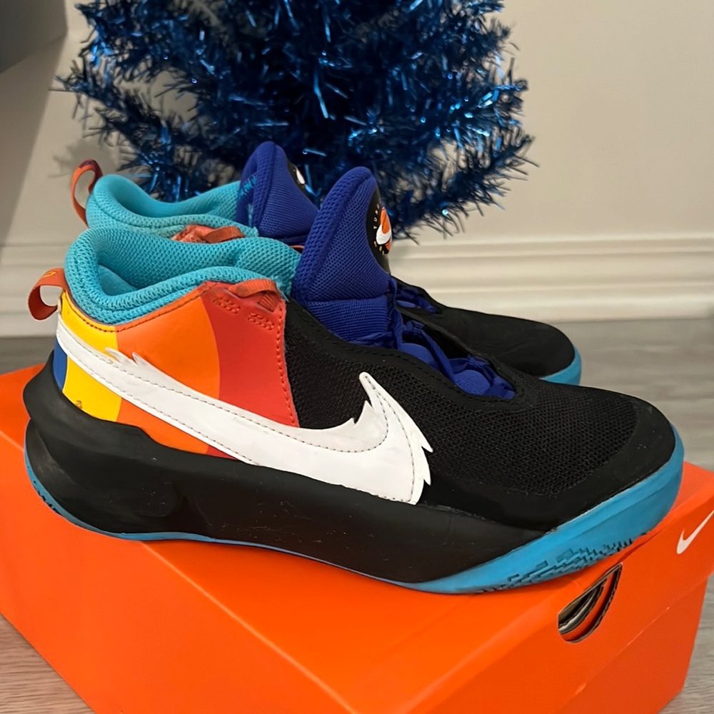 Team Hustle Nike D 10 SE youth shoes space jams